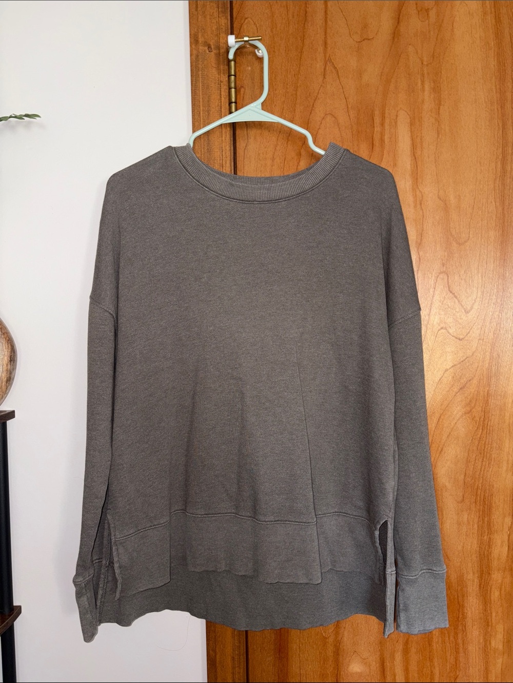 Time and Tru Women's Long Sleeve Crewneck in Gray